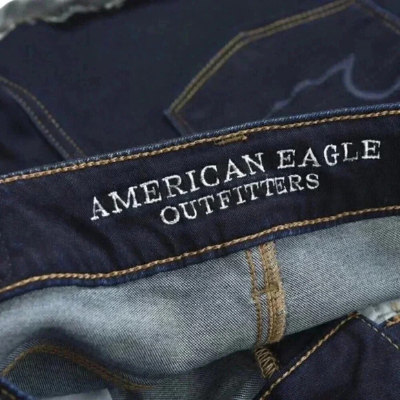 American Eagle Hi-Rise Shortie Dark Blue Wash Size  4 - Picture 4 of 10